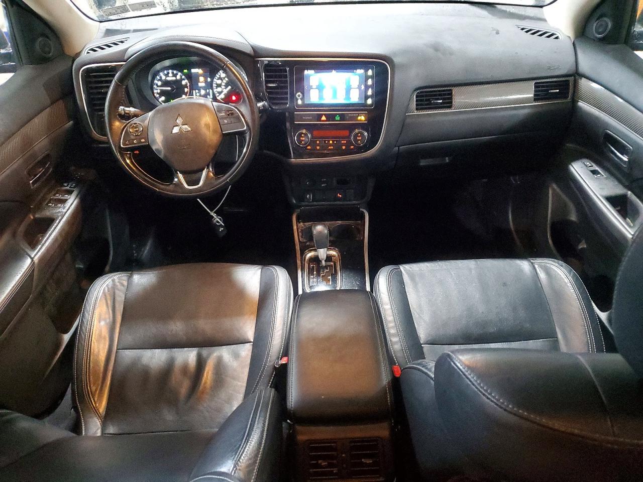 2019 MITSUBISHI OUTLANDER SE photo 8
