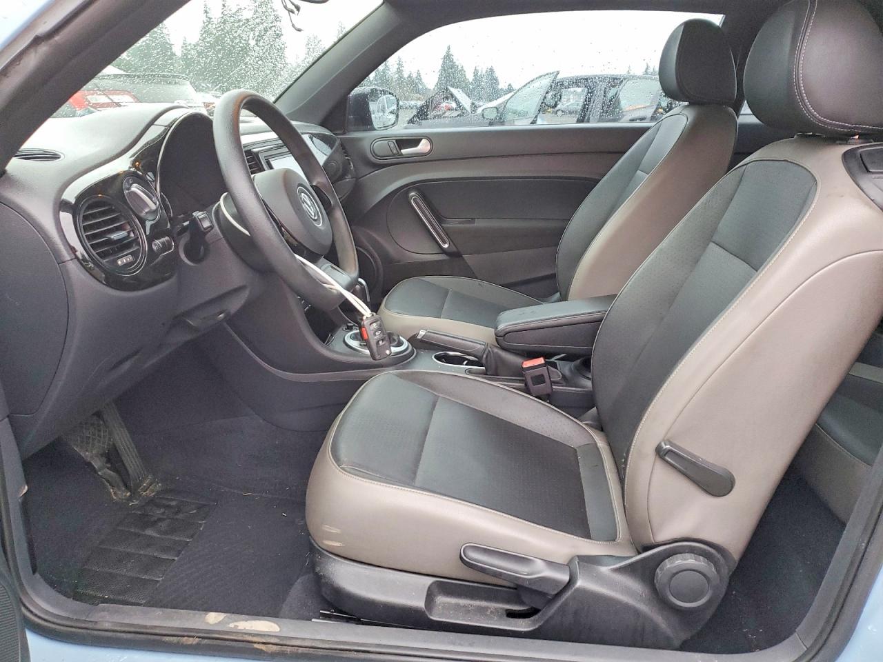 2015 VOLKSWAGEN BEETLE 1.8T photo 25