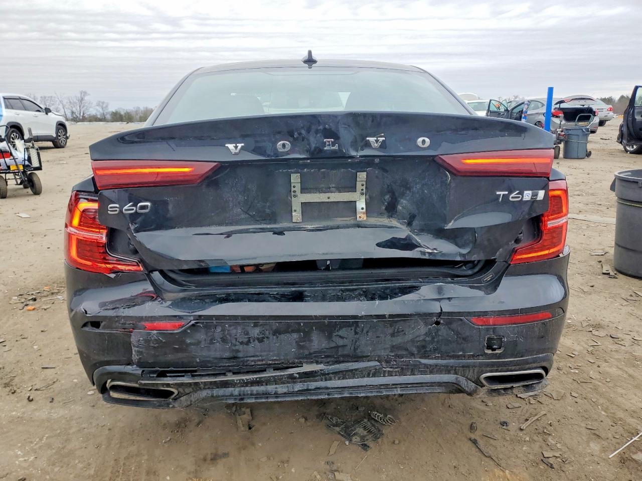 2019 VOLVO S60 T6 R-DESIGN photo 6