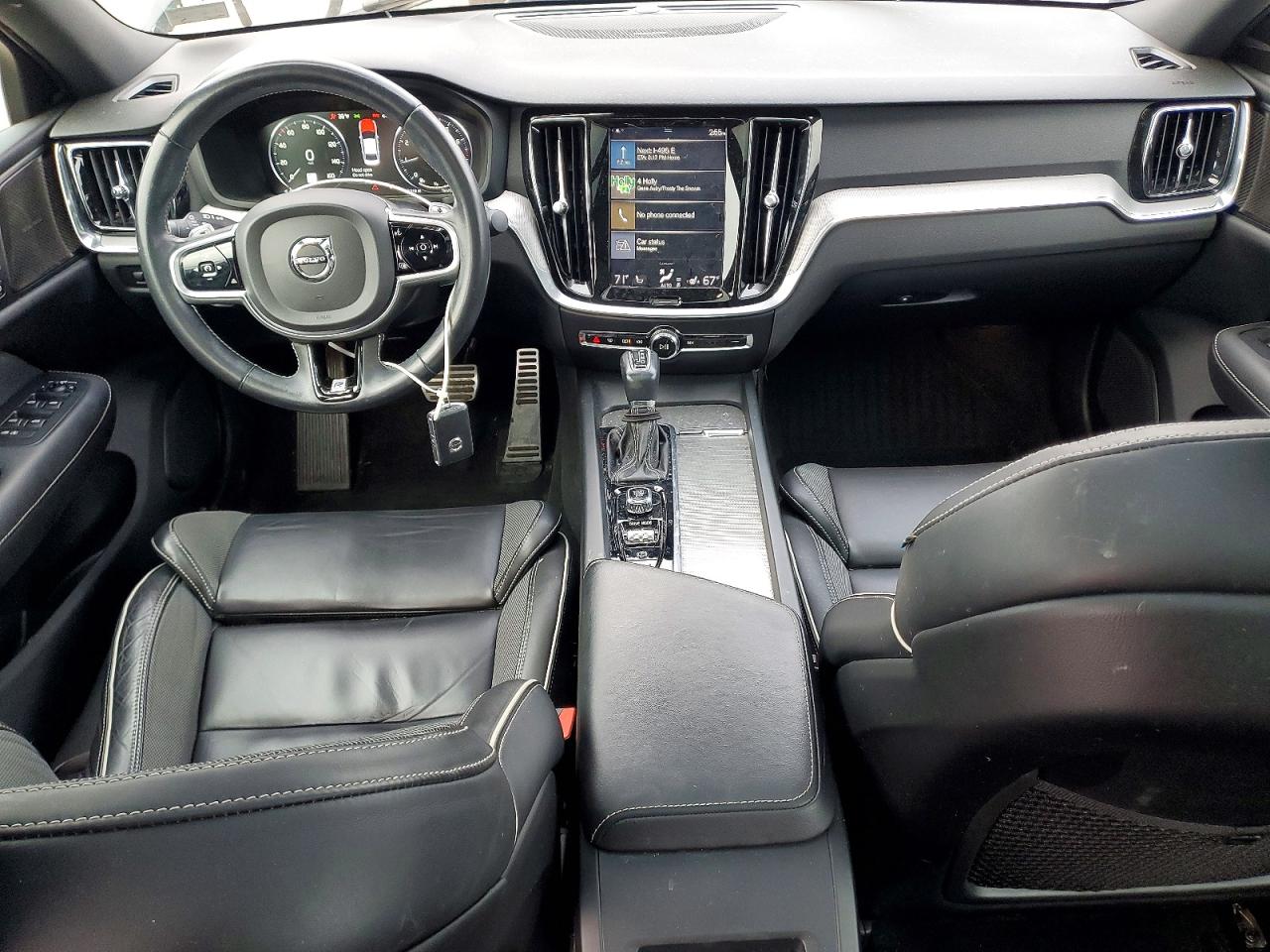 2019 VOLVO S60 T6 R-DESIGN photo 8