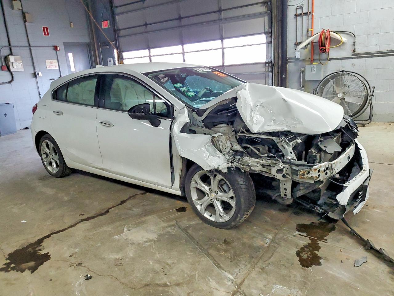 2017 CHEVROLET CRUZE PREMIER photo 4