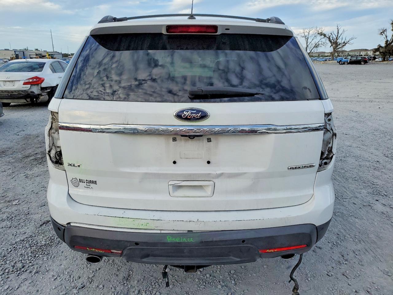2015 FORD EXPLORER XLT photo 11