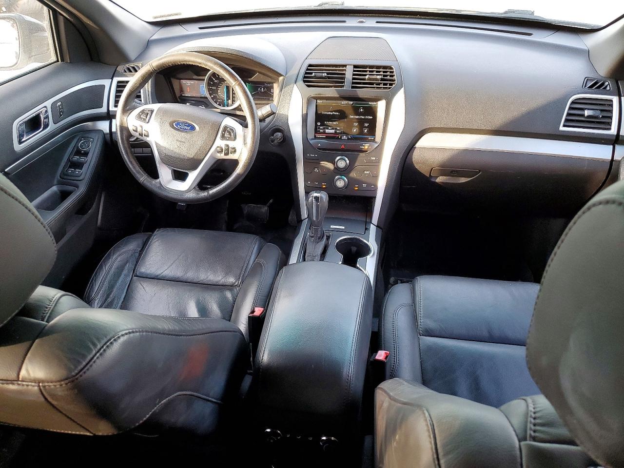 2015 FORD EXPLORER XLT photo 15