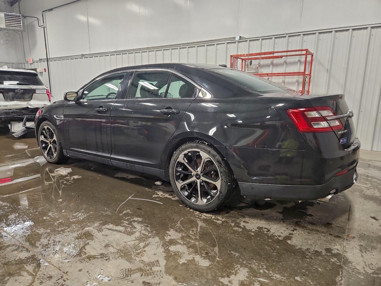 2015 FORD TAURUS LIMITED photo 2