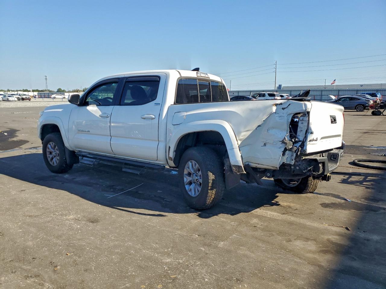 2017 TOYOTA TACOMA DOUBLE CAB photo 2