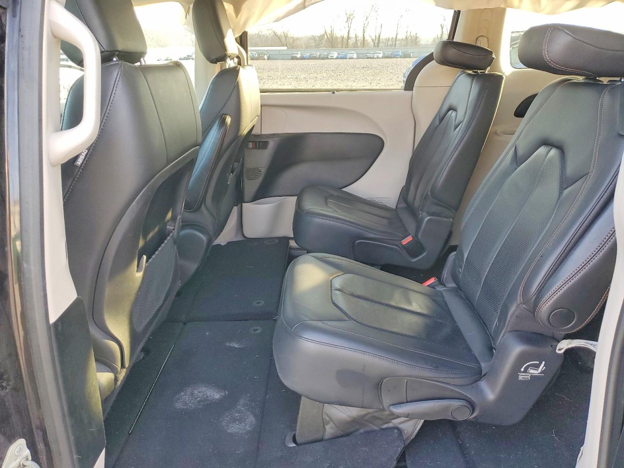 2019 CHRYSLER PACIFICA TOURING L photo 11