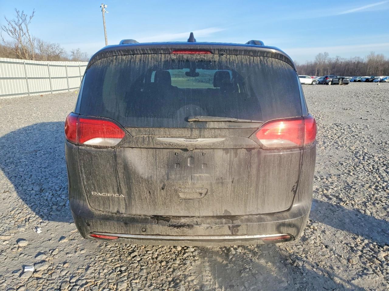 2019 CHRYSLER PACIFICA TOURING L photo 6
