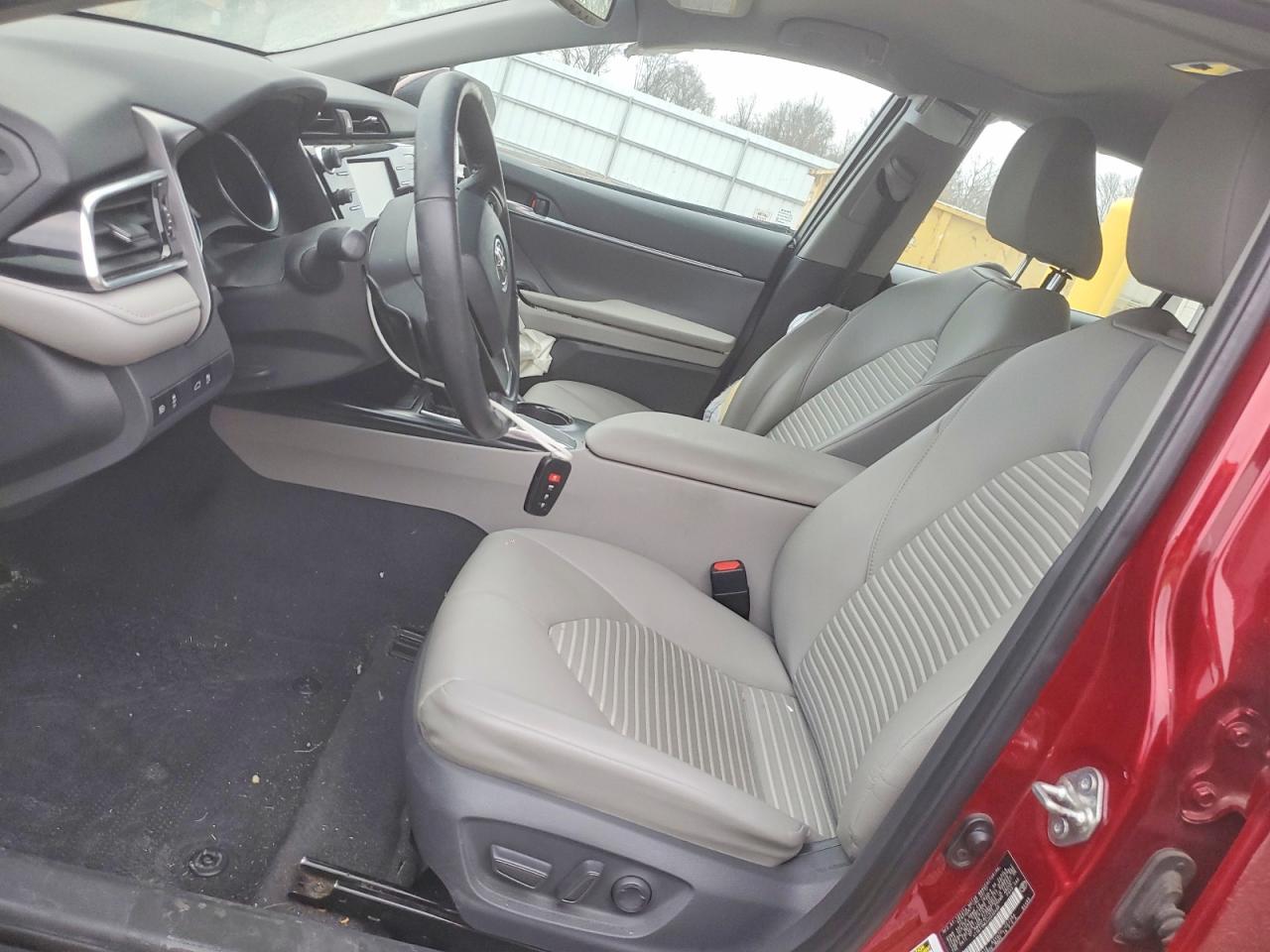 2018 TOYOTA CAMRY L photo 7