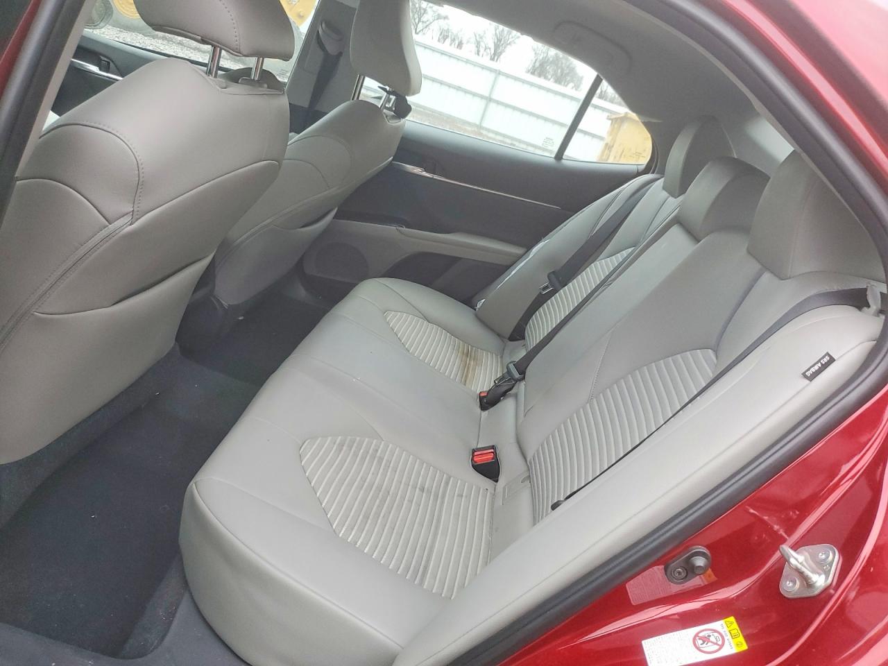 2018 TOYOTA CAMRY L photo 10