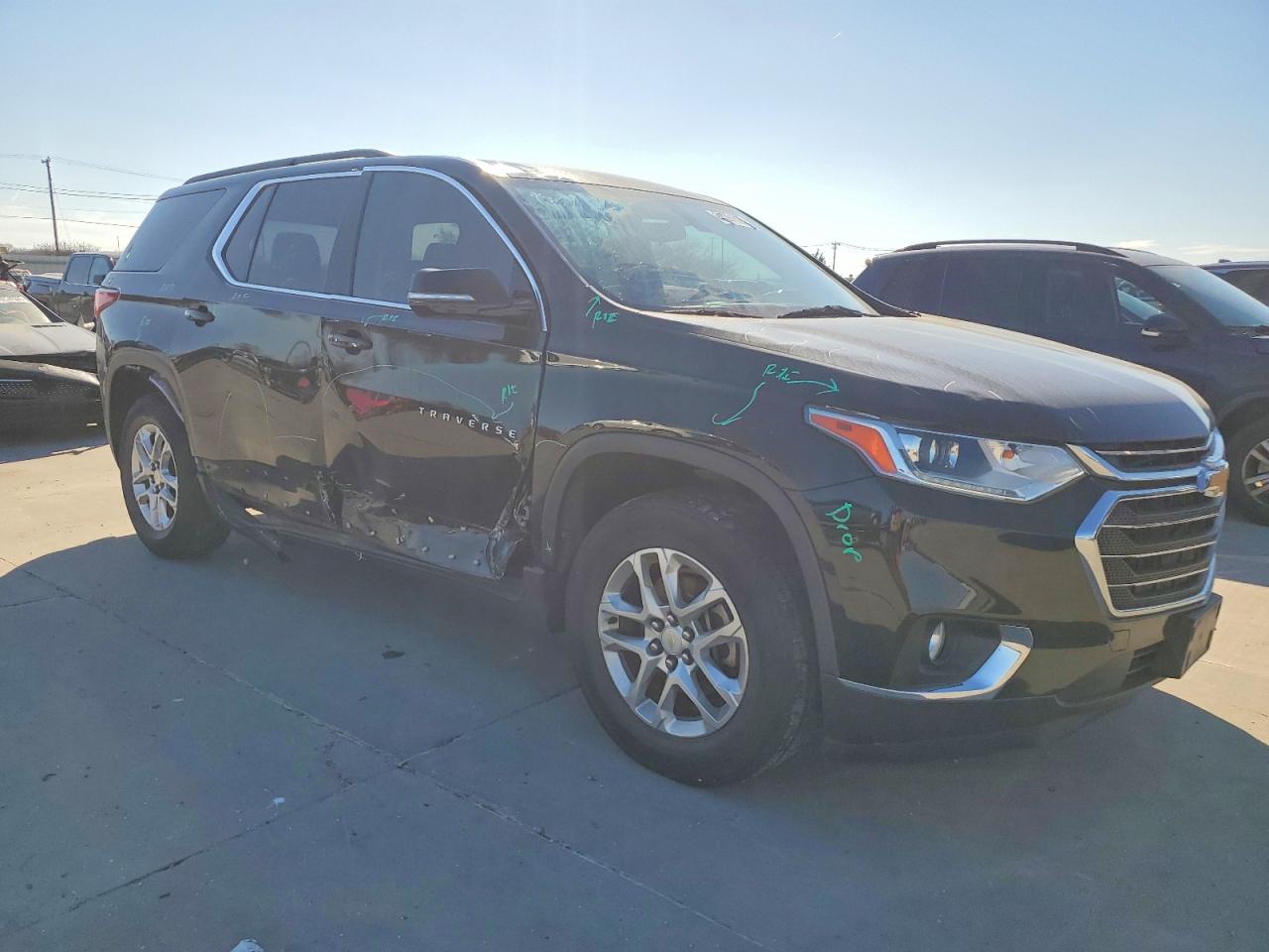 2019 CHEVROLET TRAVERSE LT photo 4