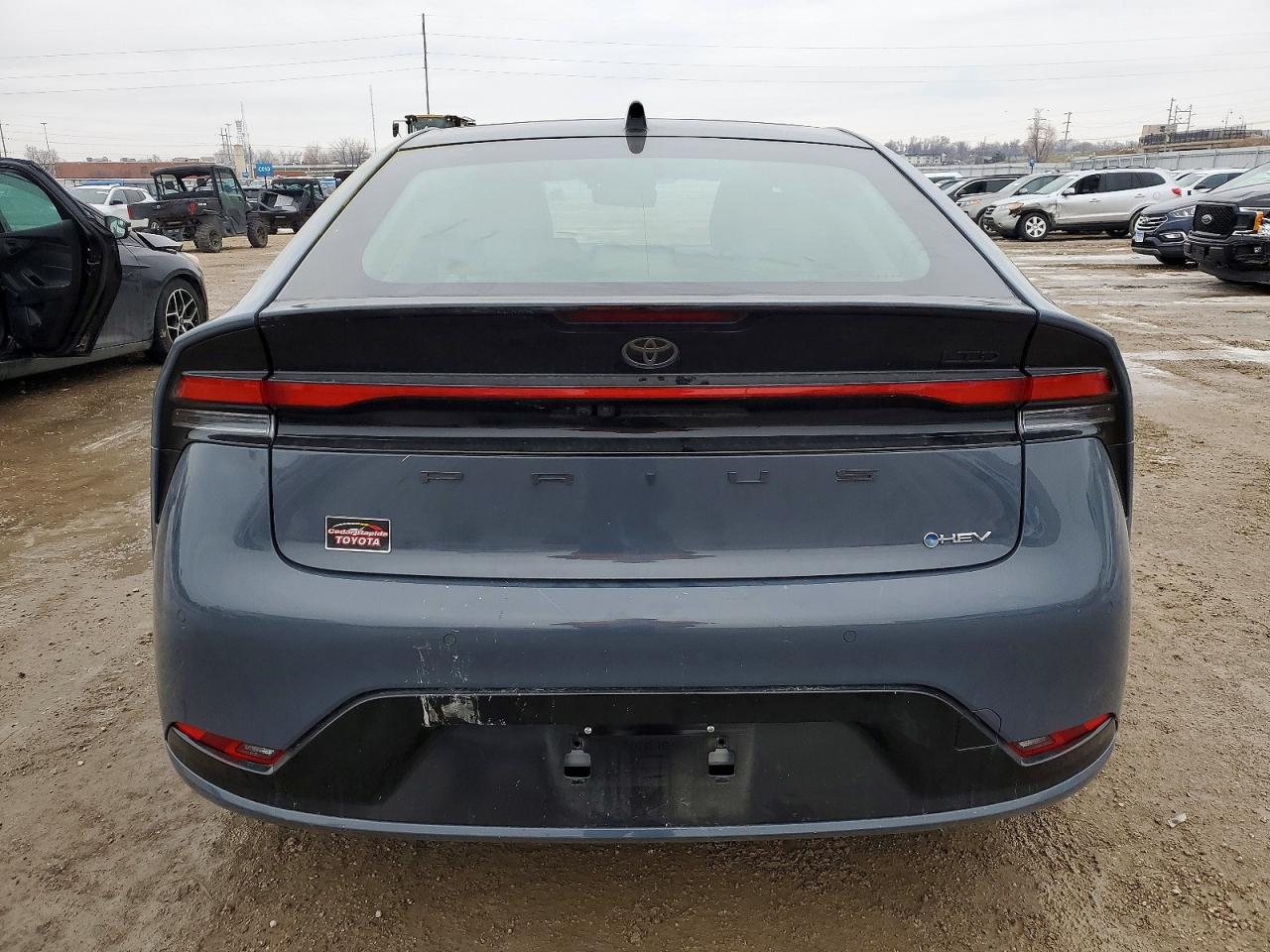 2025 TOYOTA PRIUS LE photo 6
