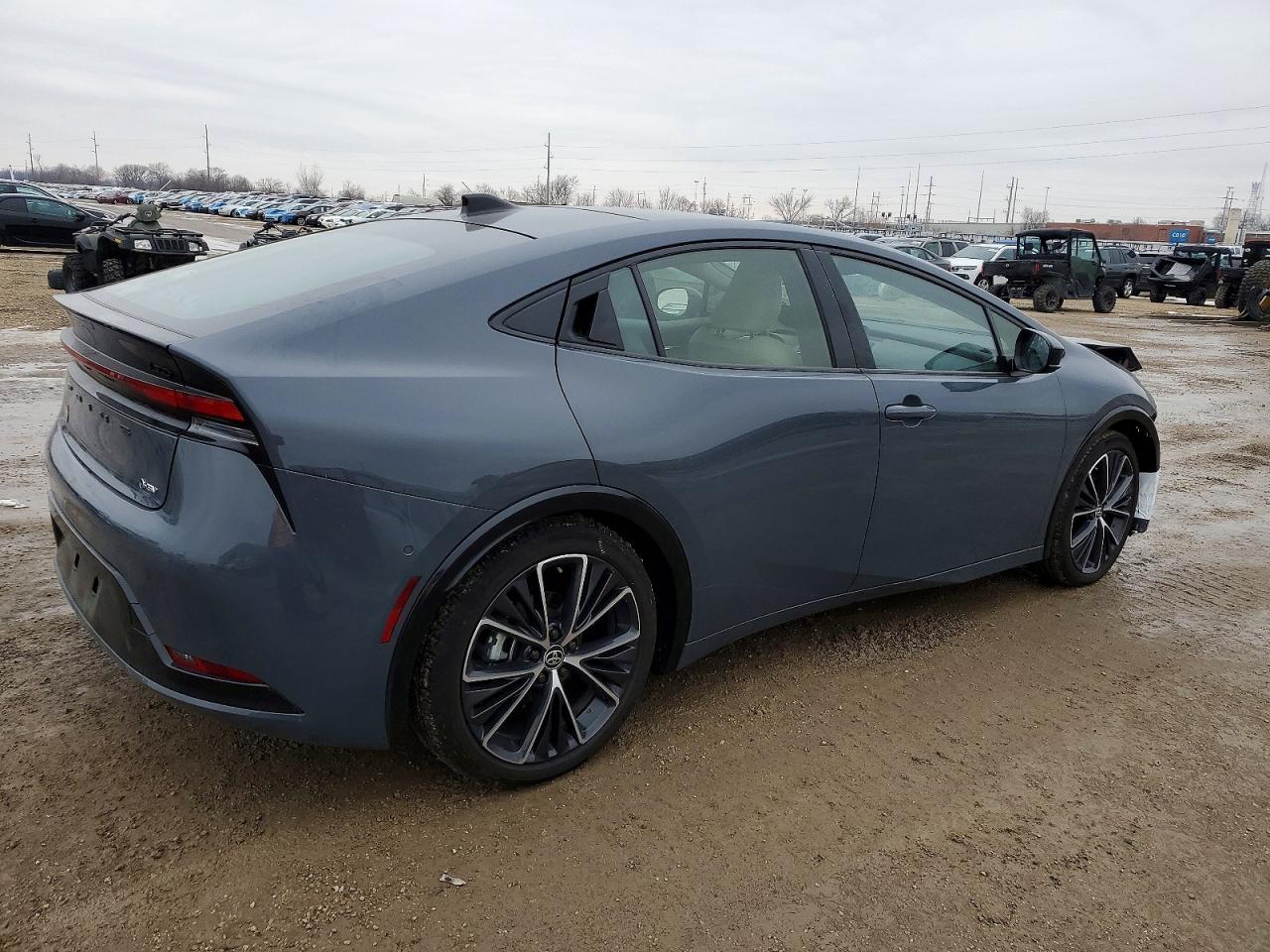 2025 TOYOTA PRIUS LE photo 3