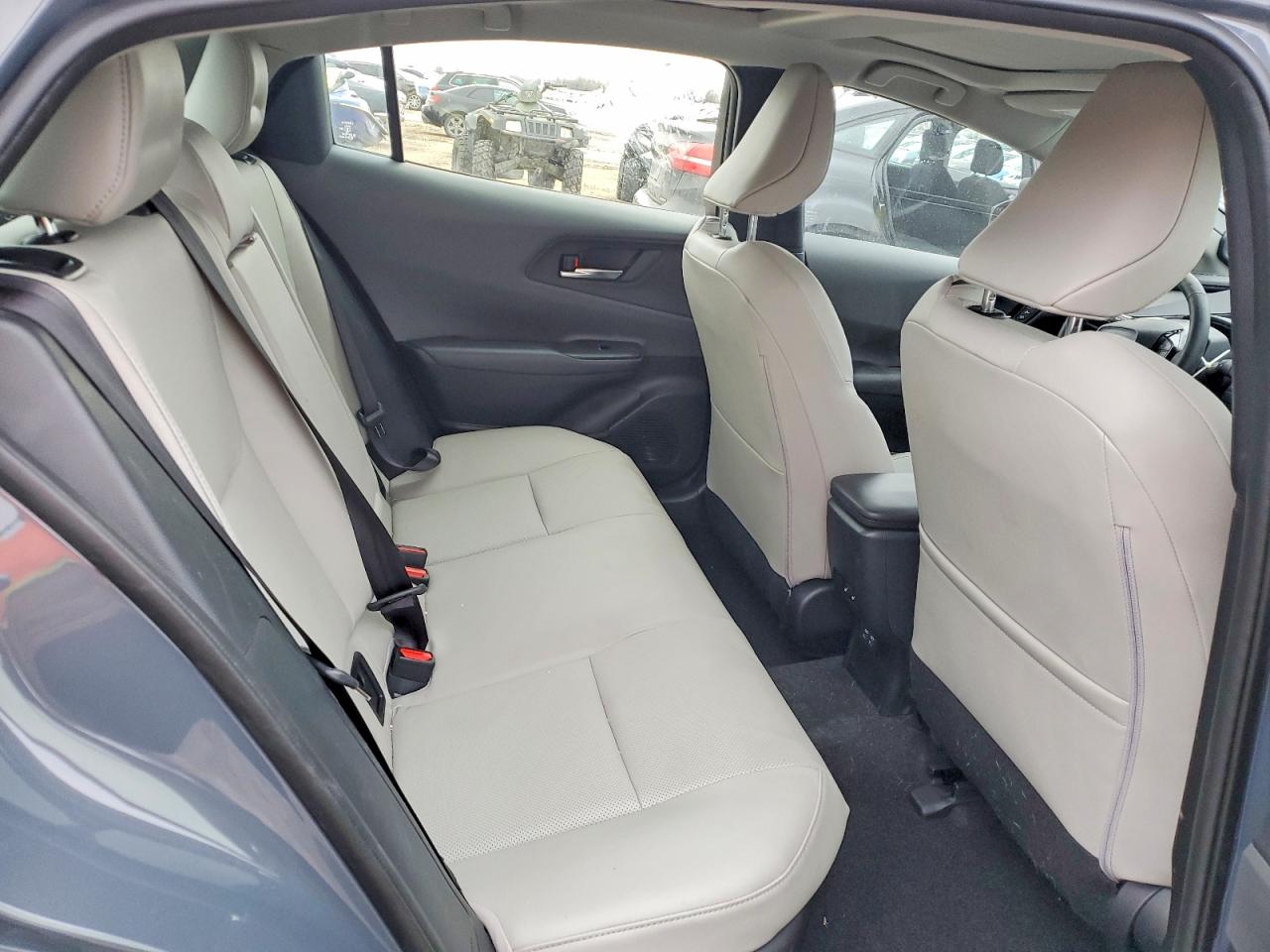 2025 TOYOTA PRIUS LE photo 10
