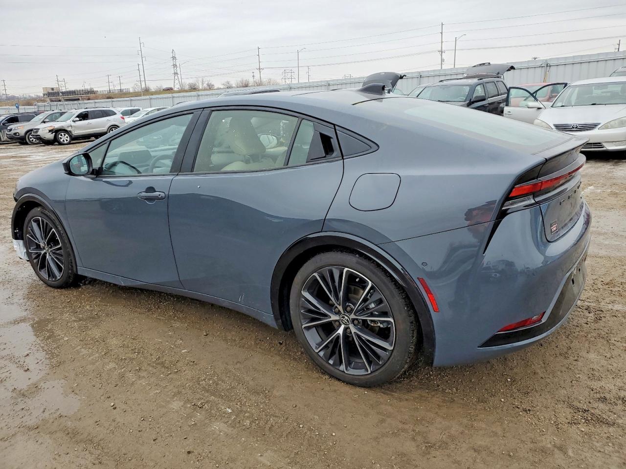 2025 TOYOTA PRIUS LE photo 2