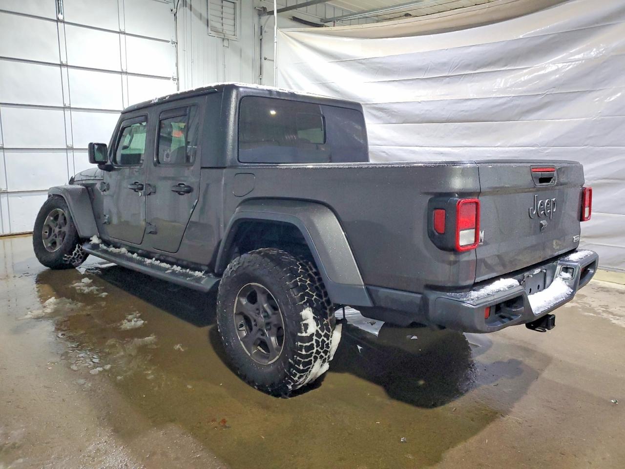 2021 JEEP GLADIATOR OVERLAND photo 2