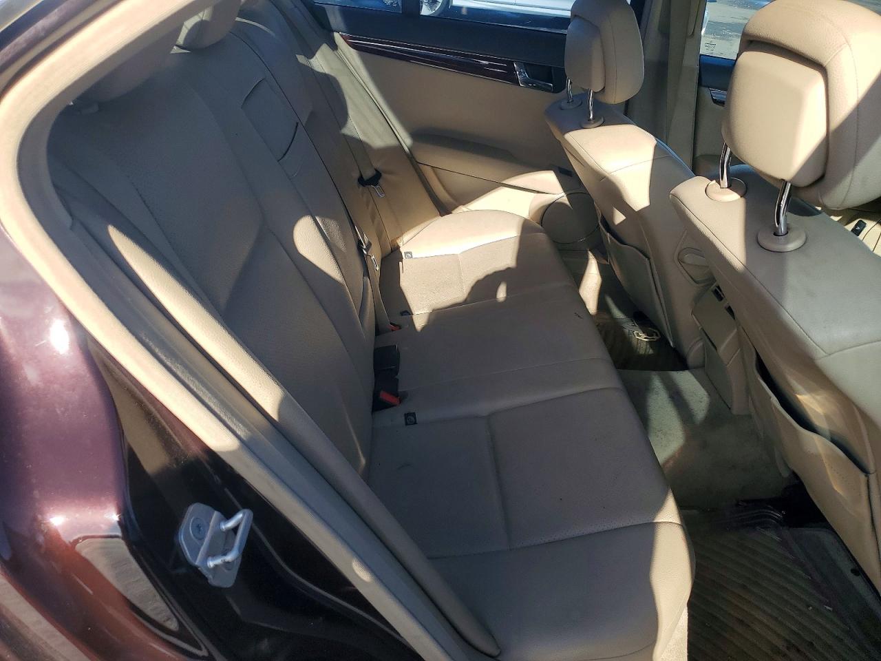 2011 MERCEDES-BENZ C 300 photo 10