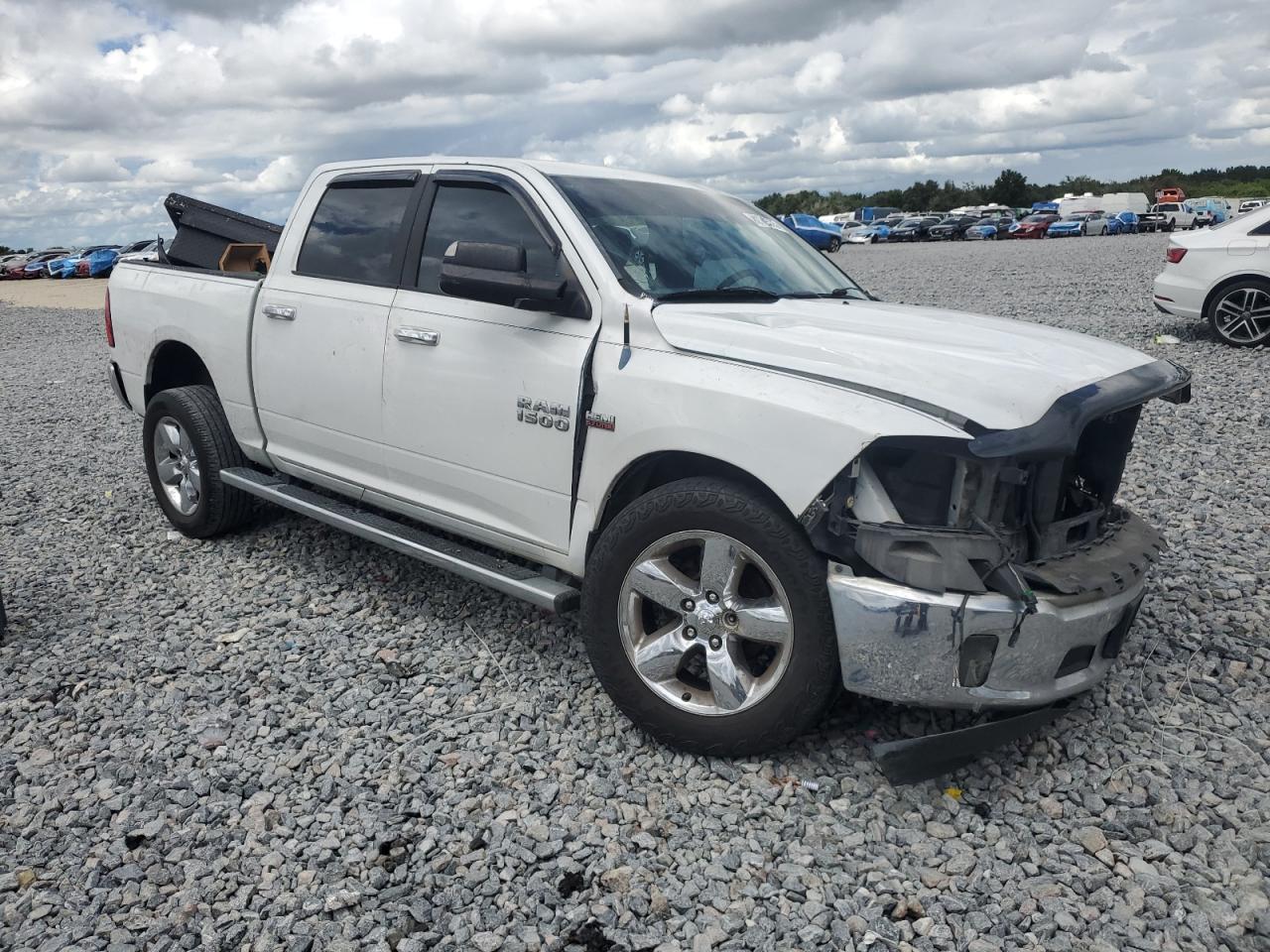 2013 RAM 1500 SLT photo 4