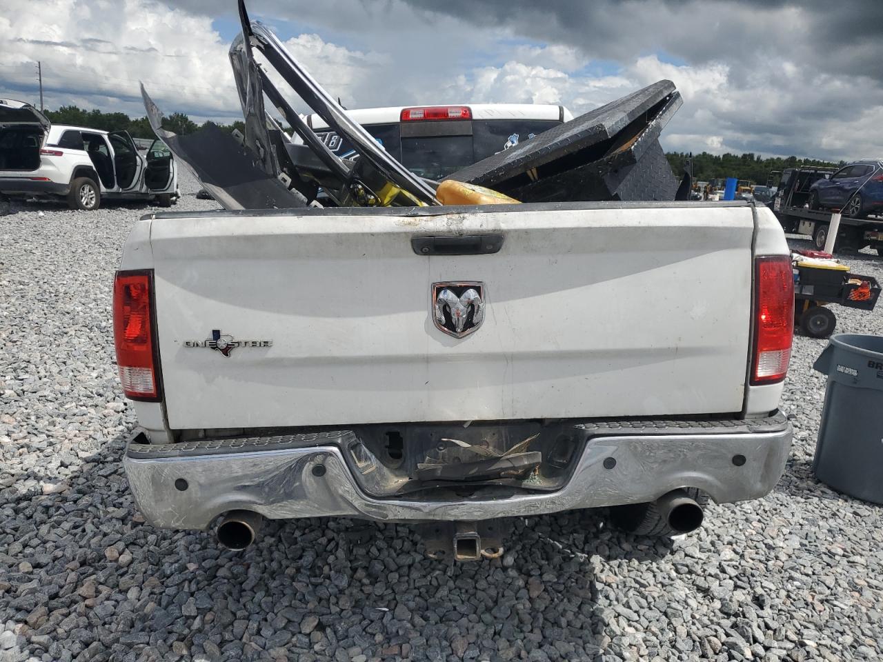 2013 RAM 1500 SLT photo 6