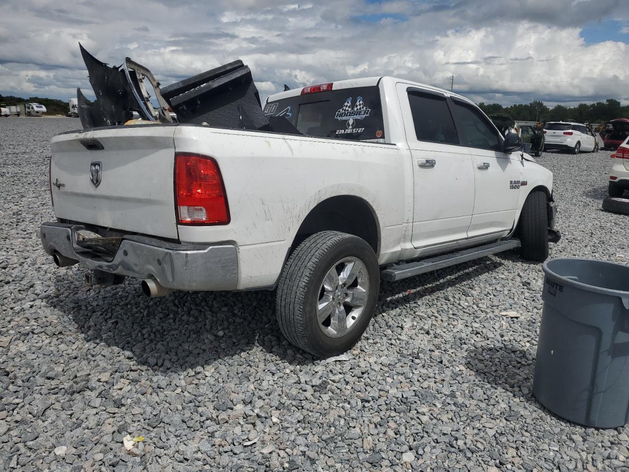 2013 RAM 1500 SLT photo 3