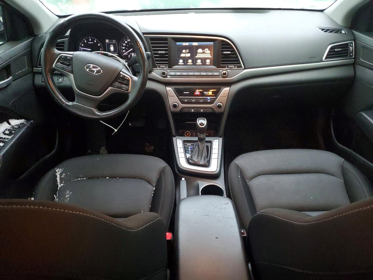 2017 HYUNDAI ELANTRA SE photo 8