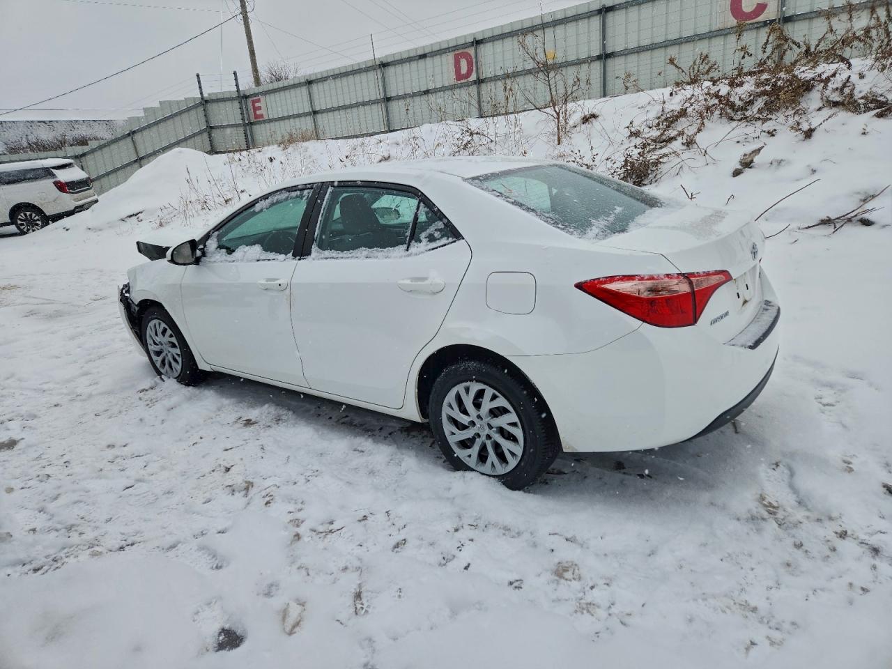 2019 TOYOTA COROLLA L photo 2