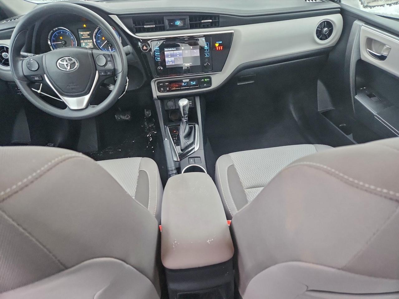 2019 TOYOTA COROLLA L photo 8