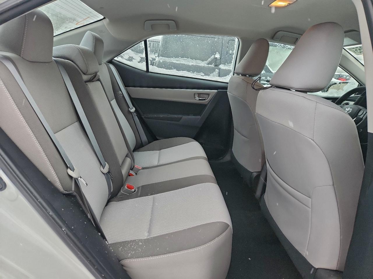 2019 TOYOTA COROLLA L photo 10