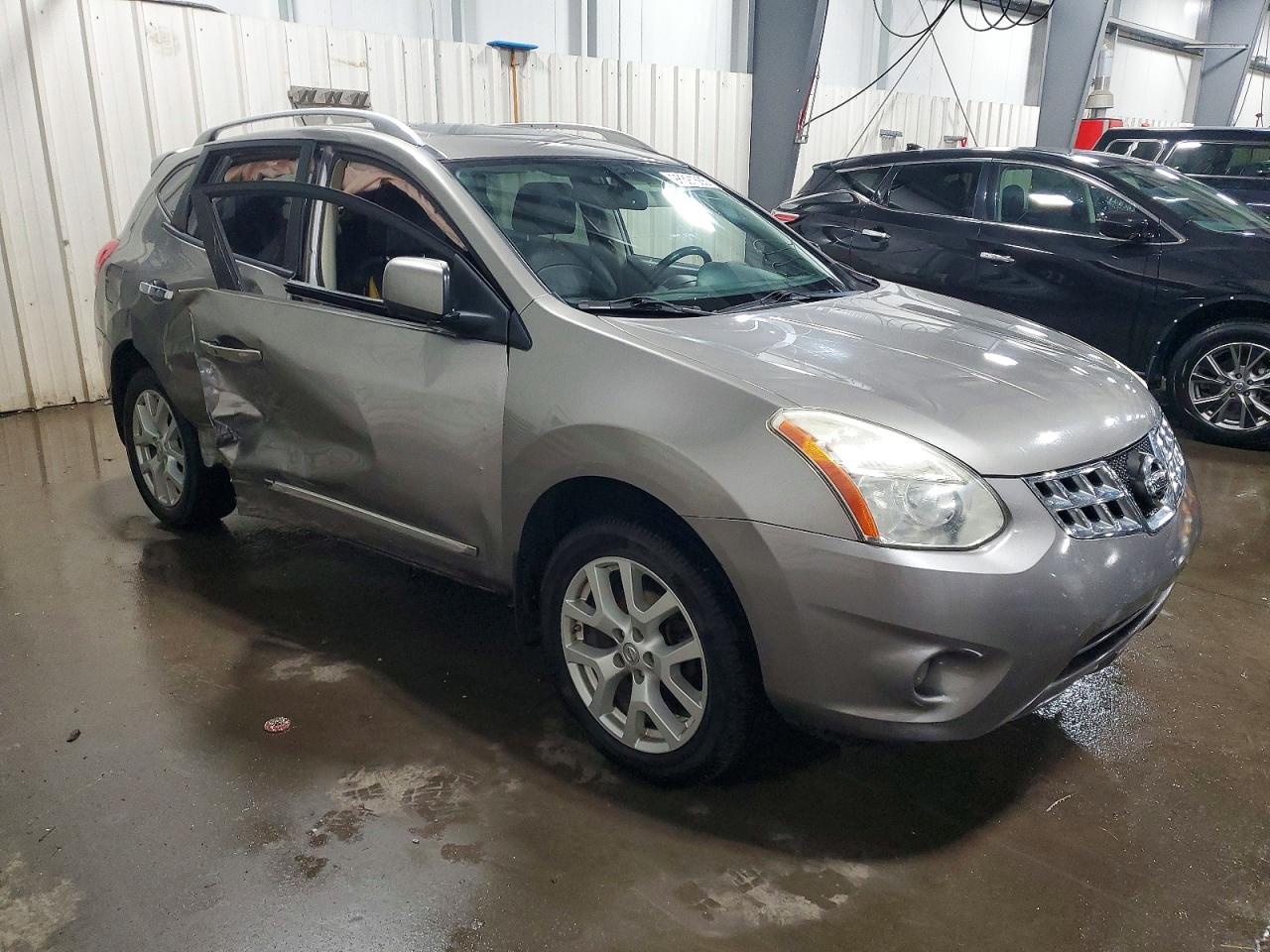 2013 NISSAN ROGUE S photo 4