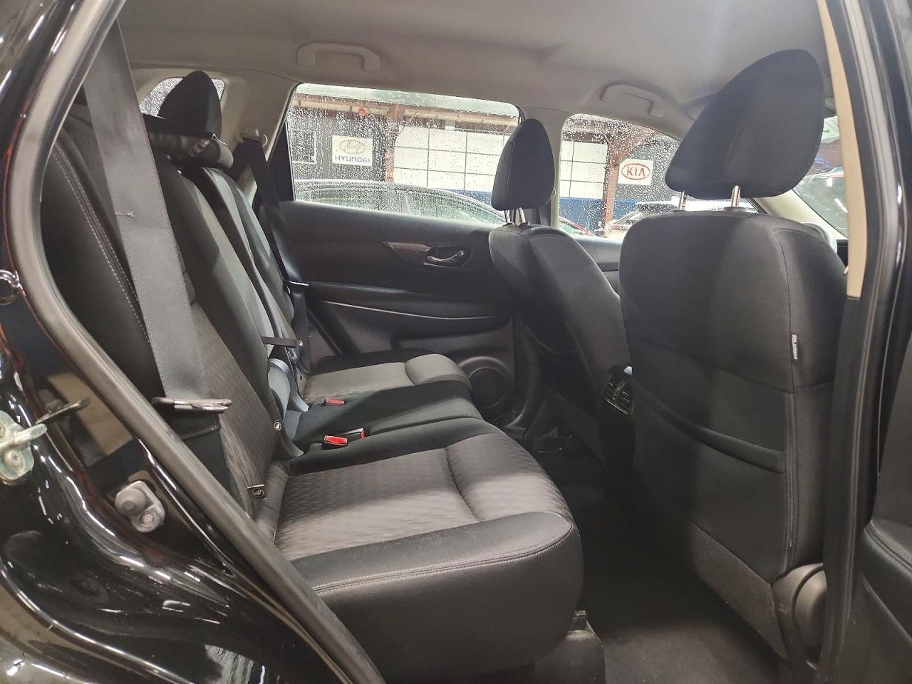 2018 NISSAN ROGUE S photo 11
