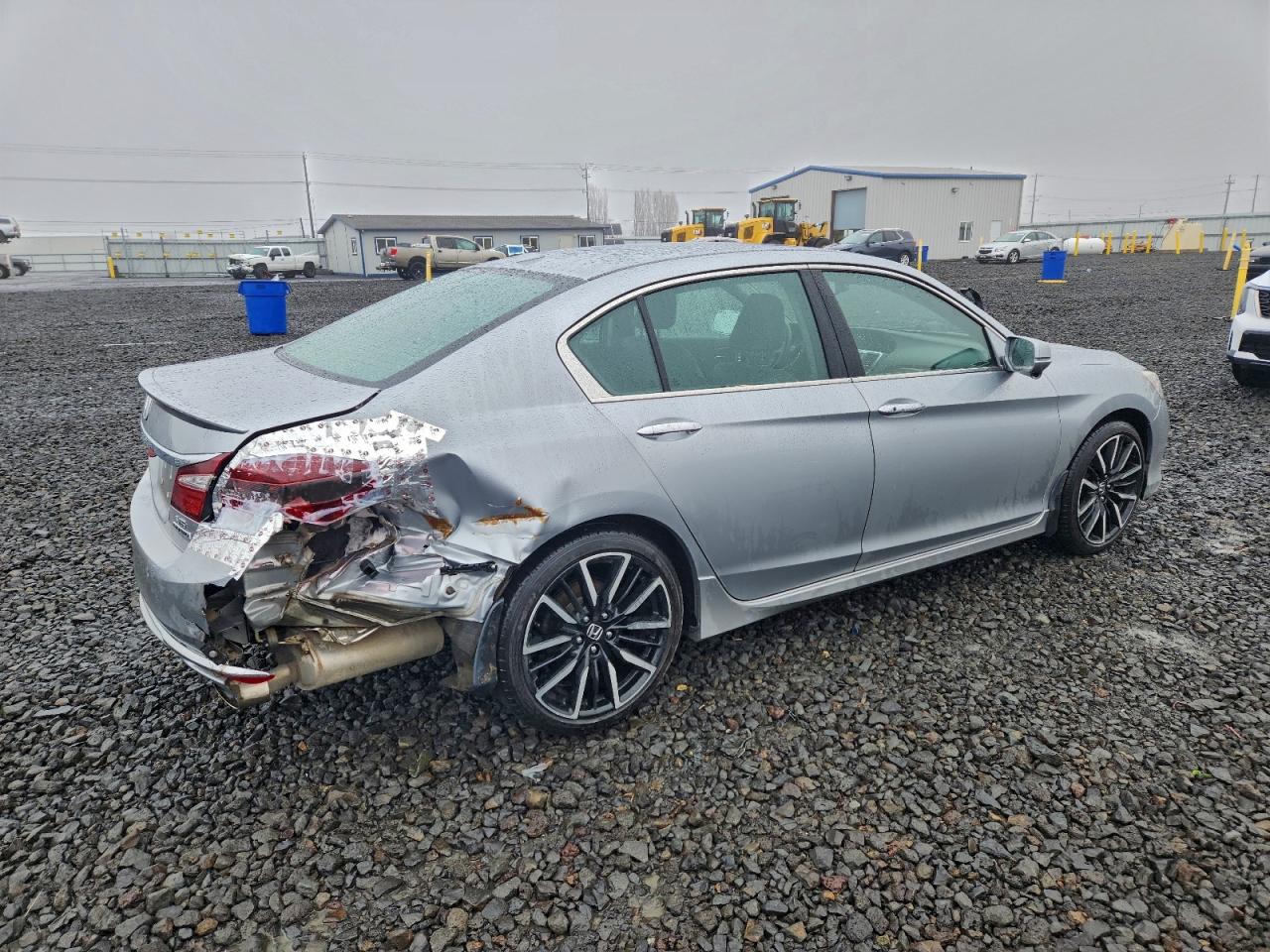 2017 HONDA ACCORD TOURING photo 3