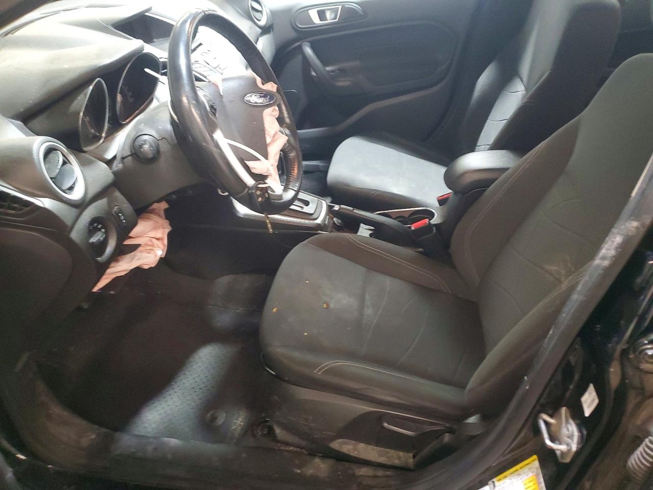 2016 FORD FIESTA SE photo 7