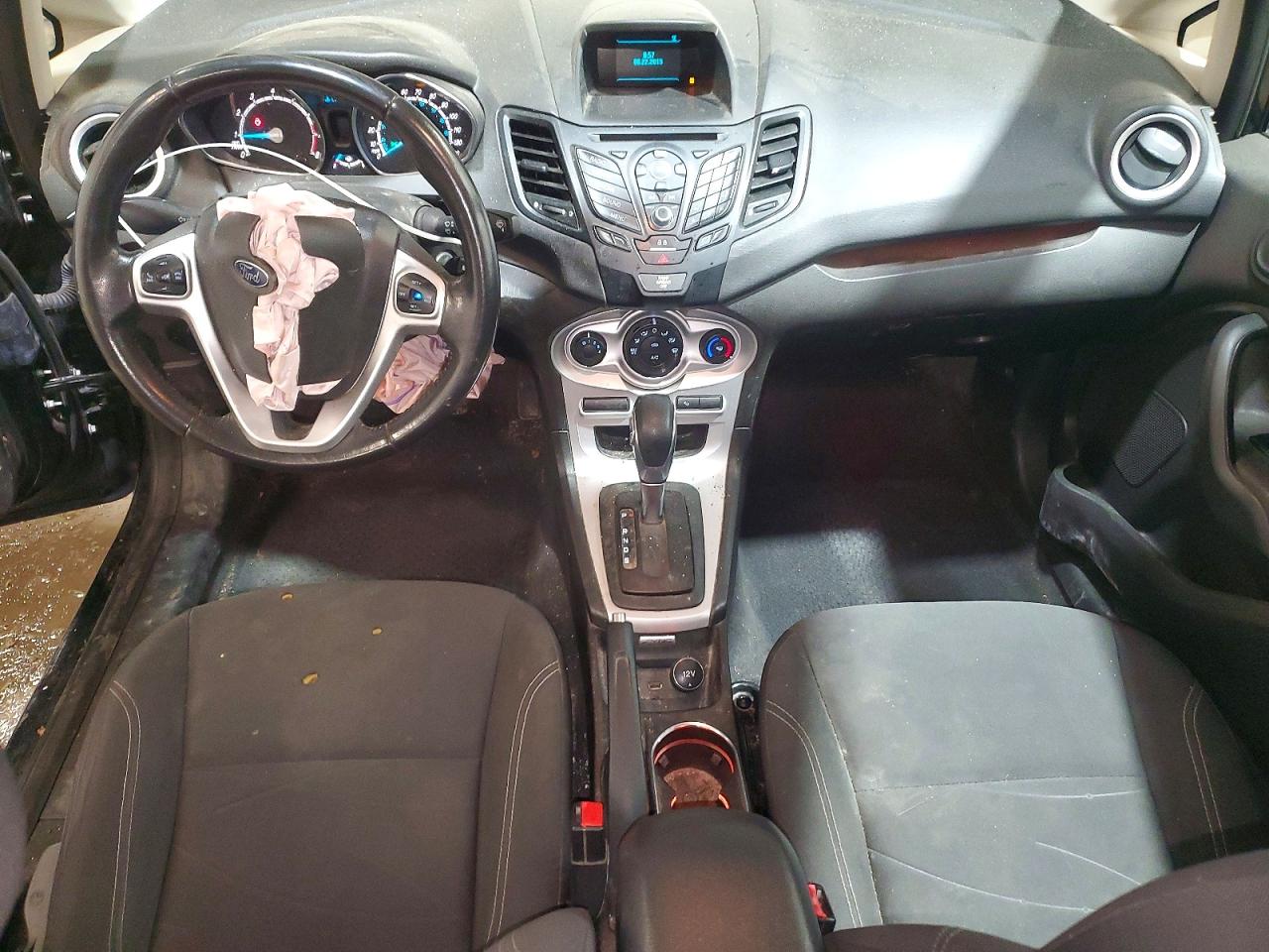 2016 FORD FIESTA SE photo 8