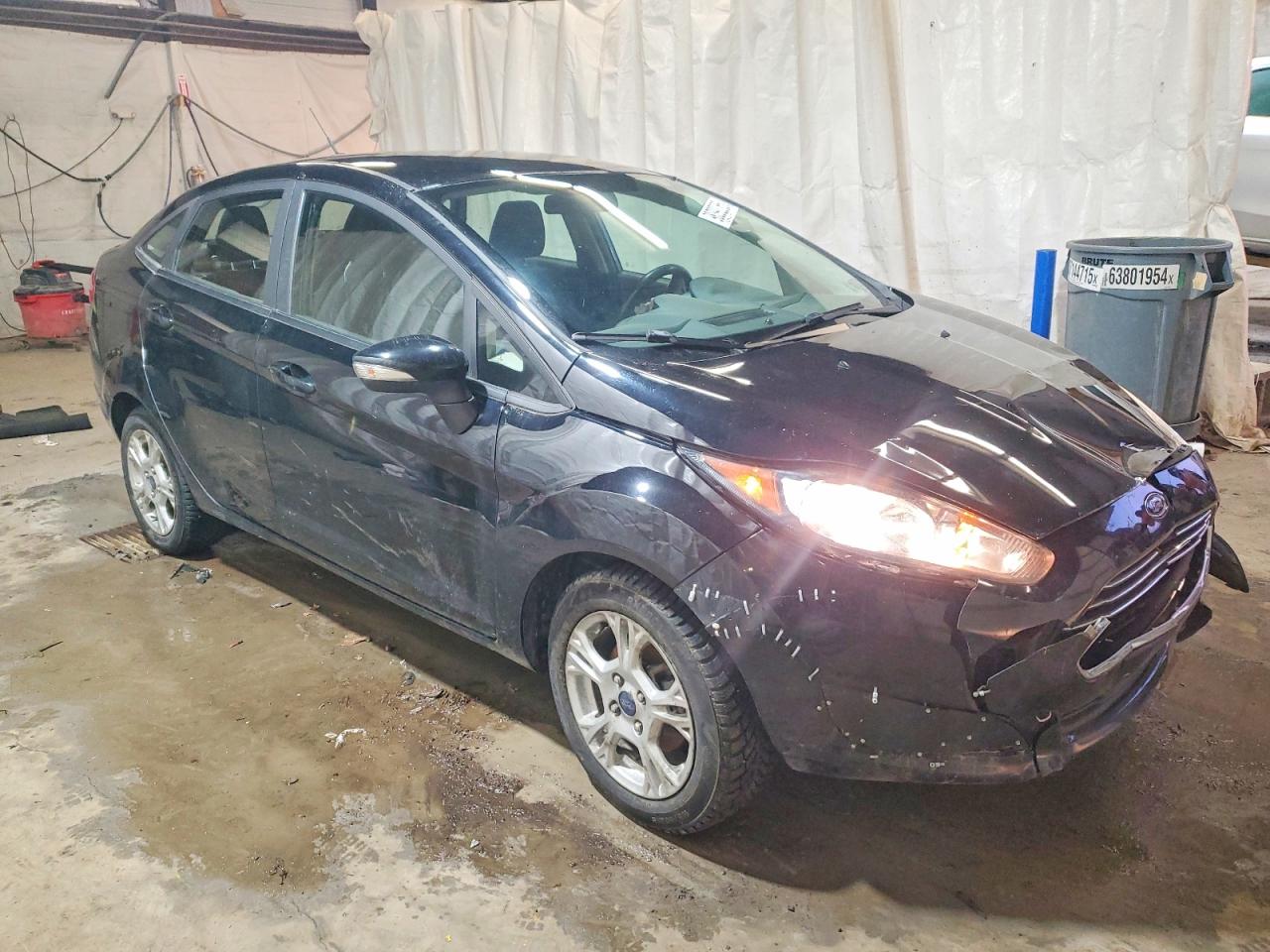 2016 FORD FIESTA SE photo 4