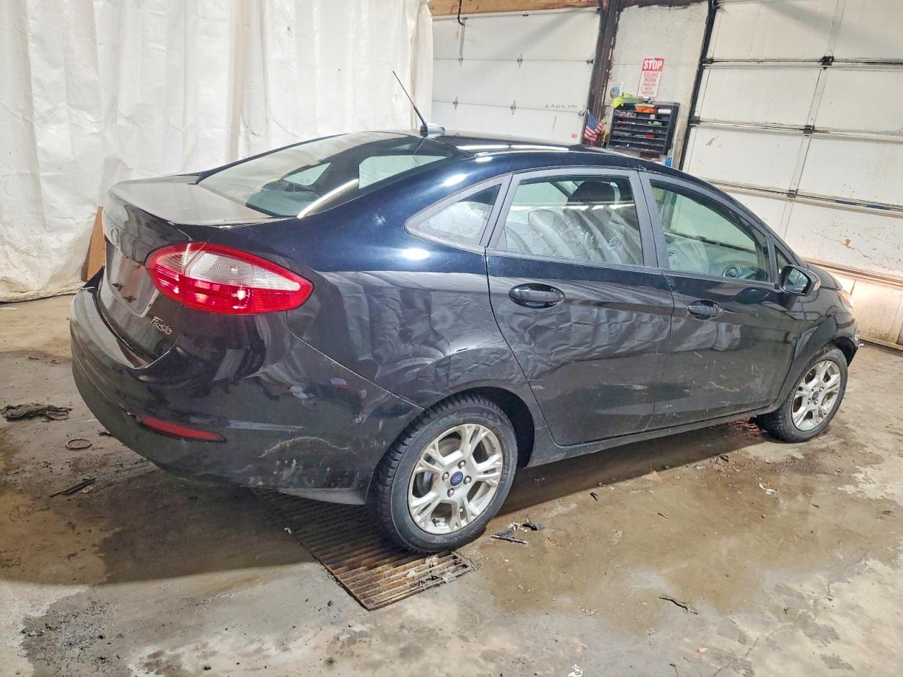 2016 FORD FIESTA SE photo 3
