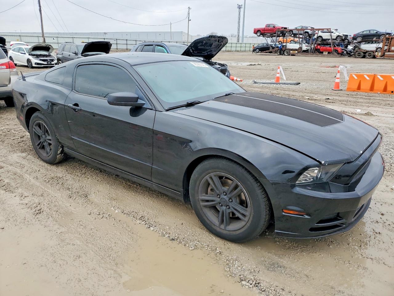 2013 FORD MUSTANG photo 4