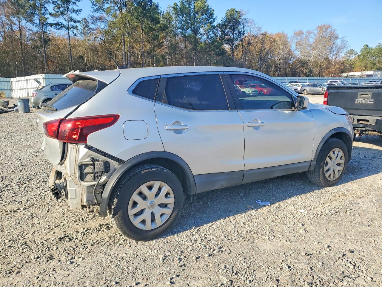 2019 NISSAN ROGUE SPORT S photo 3