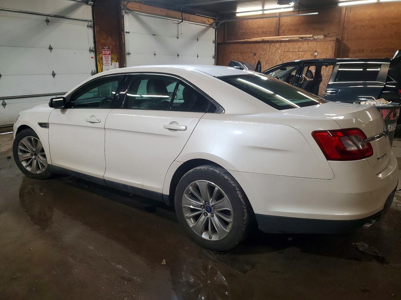 2011 FORD TAURUS SEL photo 5