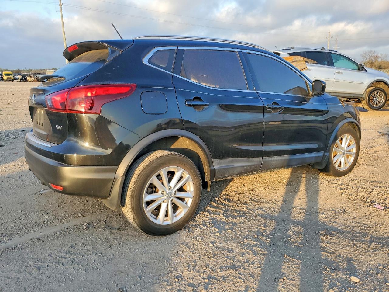 2018 NISSAN ROGUE SPORT S photo 3