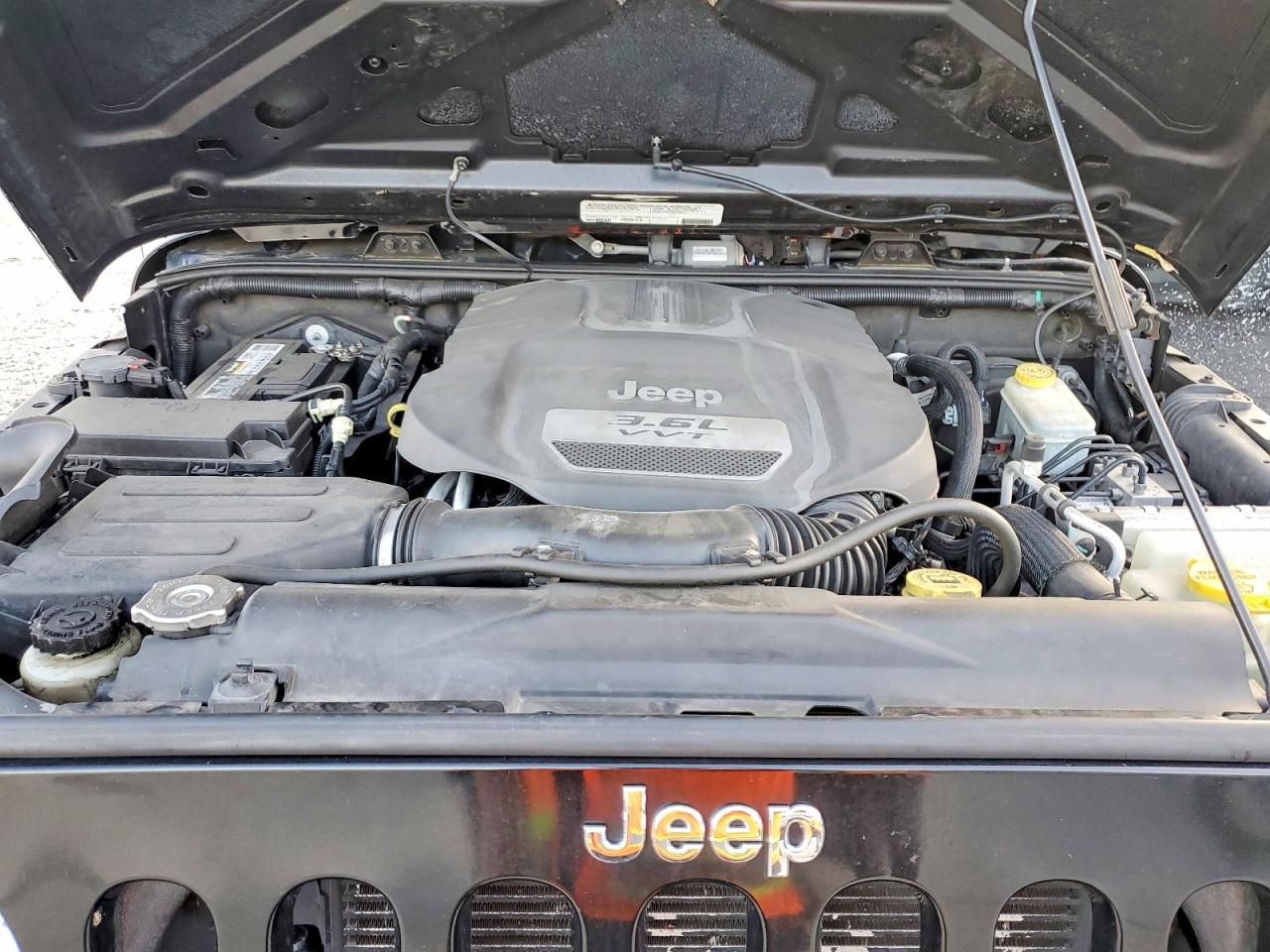 2012 JEEP WRANGLER UNLIMITED SPORT photo 12