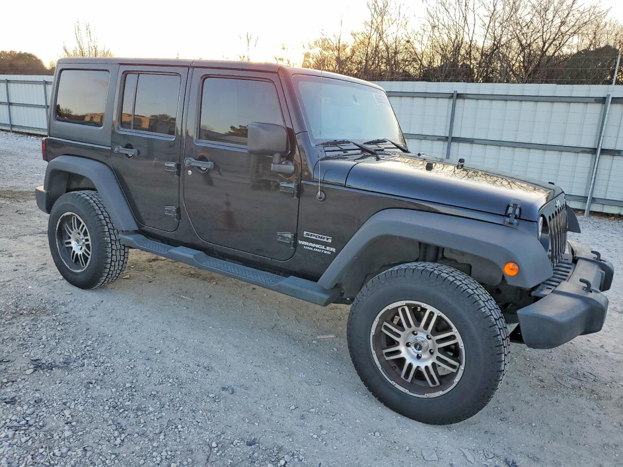 2012 JEEP WRANGLER UNLIMITED SPORT photo 4