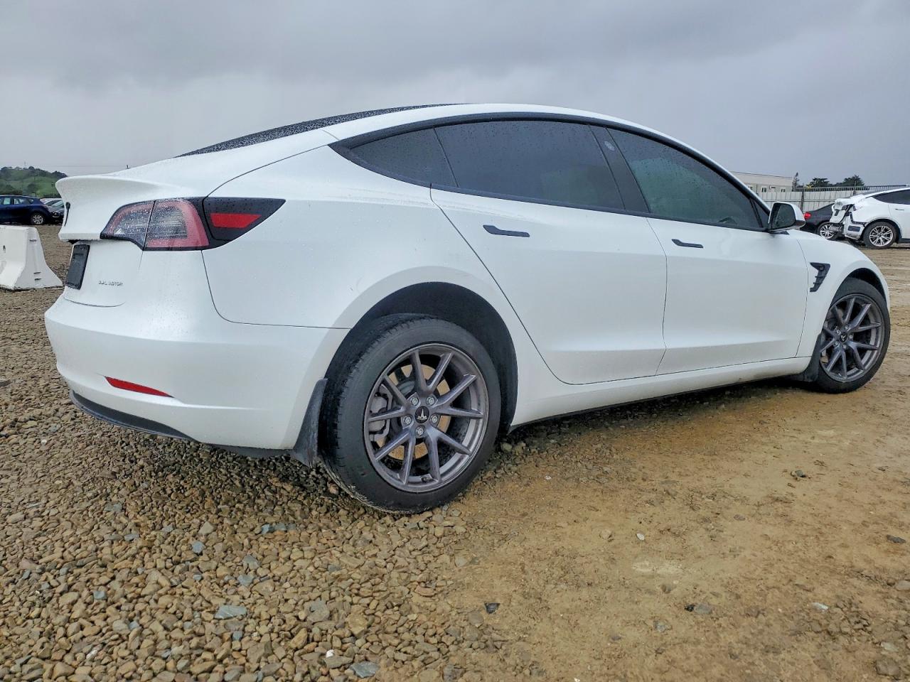 2023 TESLA MODEL 3 photo 3