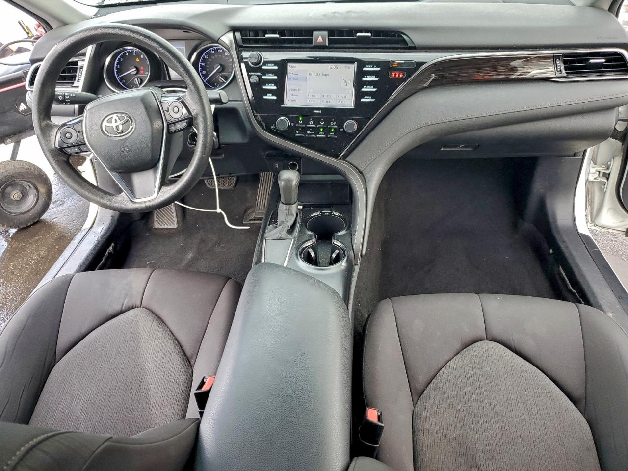 2020 TOYOTA CAMRY LE photo 8