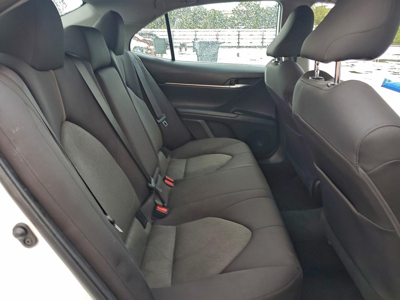 2020 TOYOTA CAMRY LE photo 10