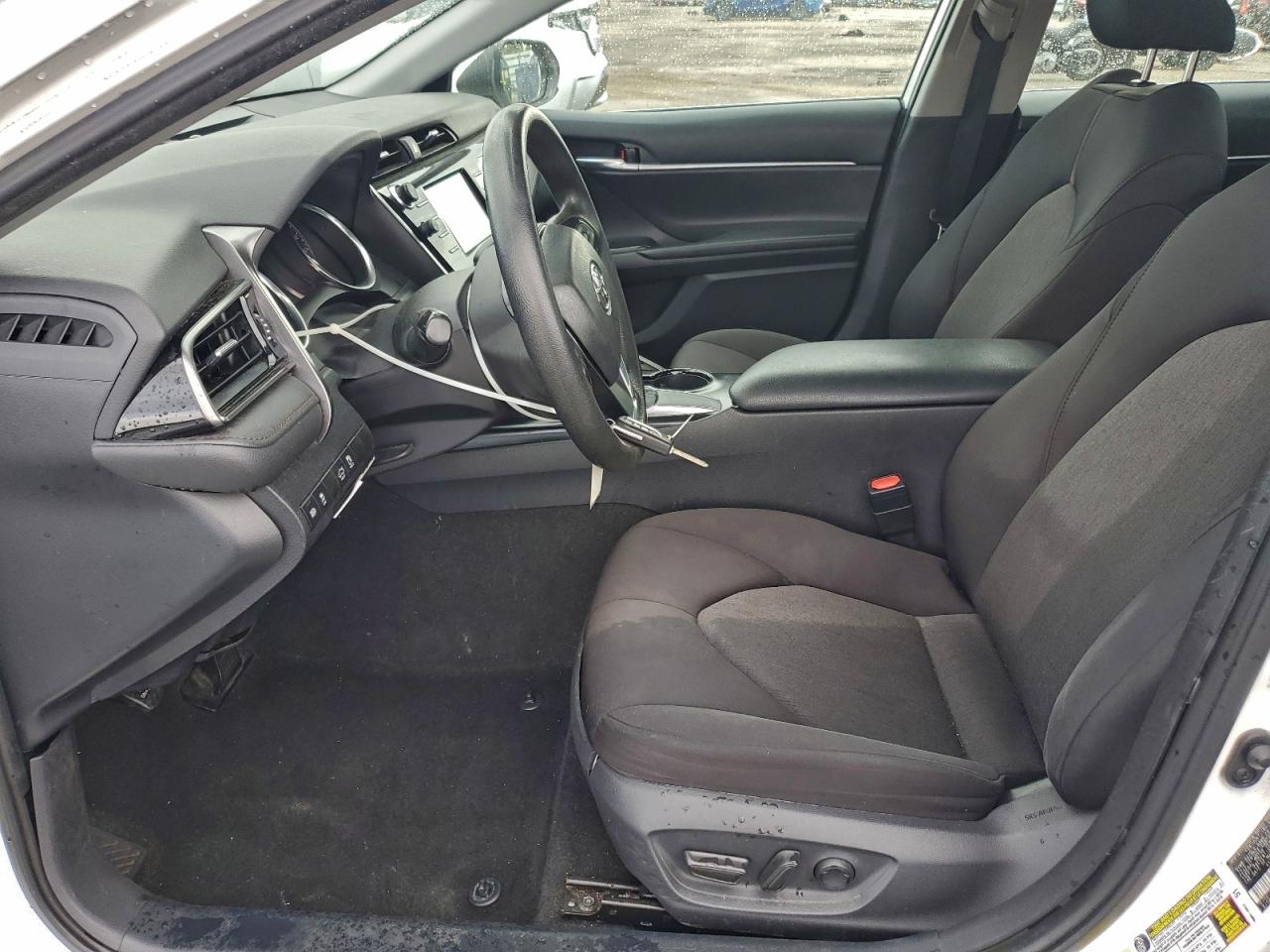 2020 TOYOTA CAMRY LE photo 7