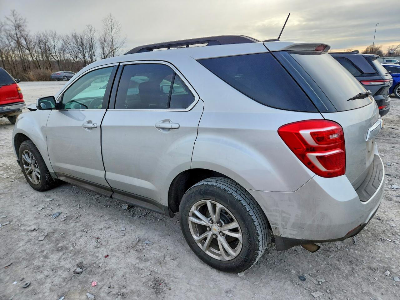 2016 CHEVROLET EQUINOX LT photo 3