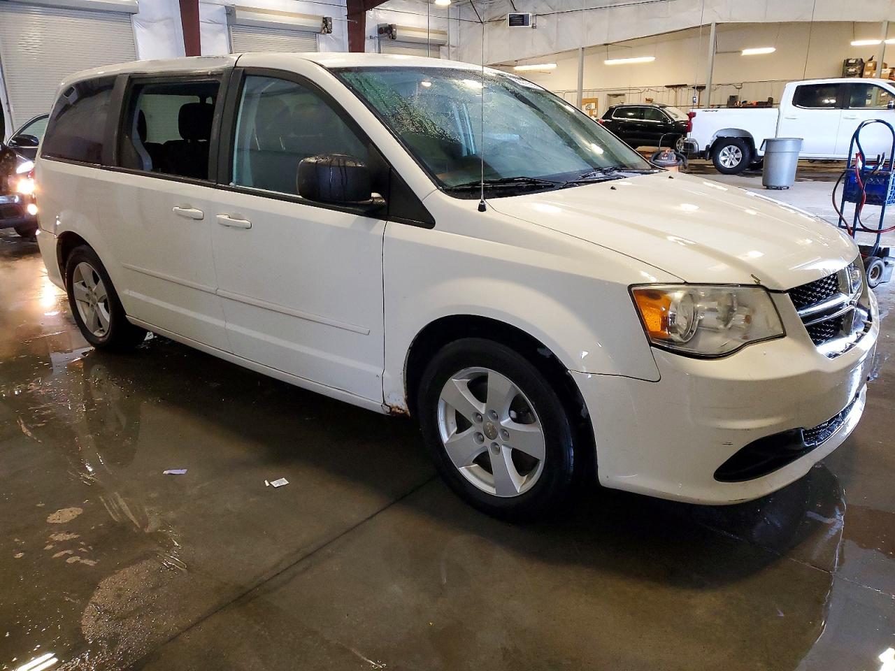 2013 DODGE GRAND CARAVAN SE photo 4