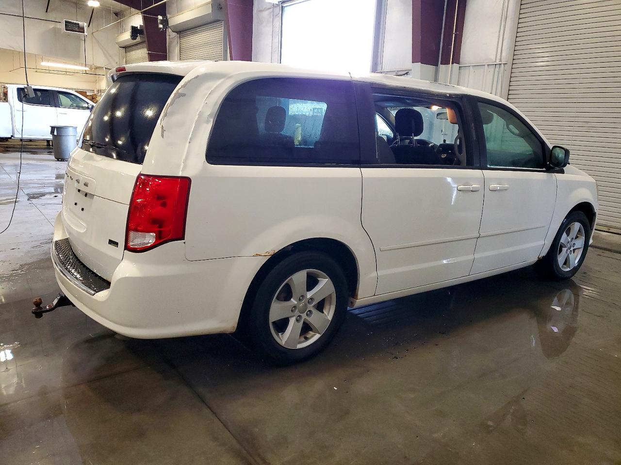 2013 DODGE GRAND CARAVAN SE photo 3