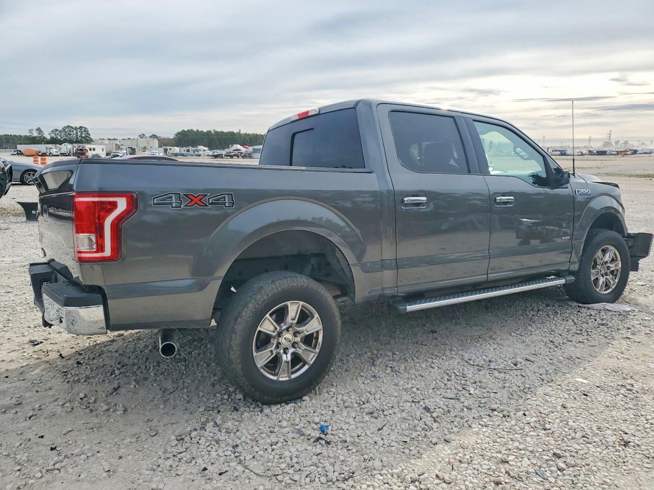 2017 FORD F150 SUPERCREW photo 3