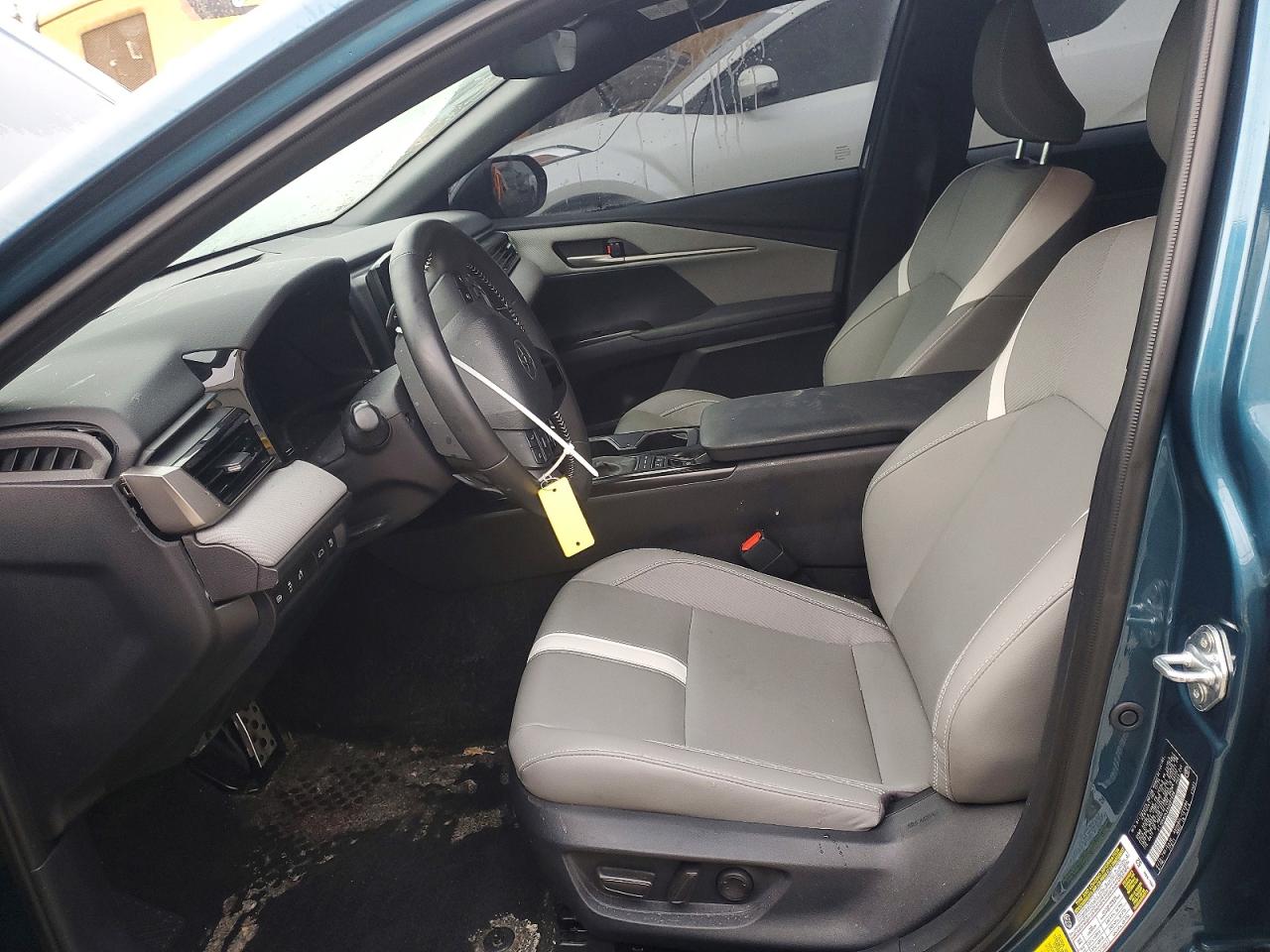 2025 TOYOTA CAMRY XSE photo 7