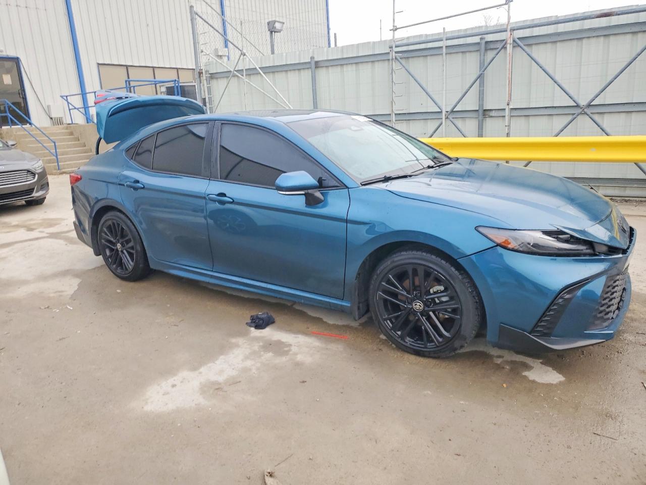 2025 TOYOTA CAMRY XSE photo 4